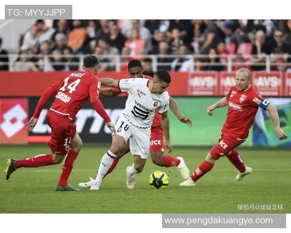 场奎维利与欧塞尔的激烈对决展现足球魅力与团队精神