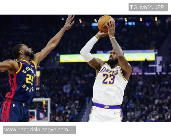 热火与湖人激战成焦点双方得分对决引发球迷热议