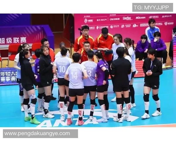 辽宁女排与天津女排激战正酣争夺女排联赛冠军荣耀之战