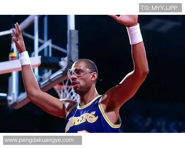 贾巴尔对阵76人再现经典对决NBA历史传奇球员的巅峰时刻回顾