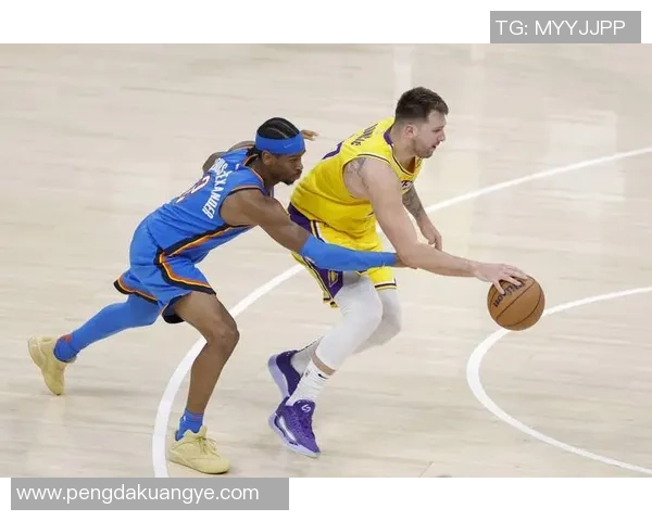 2009年湖人与雷霆的激烈对决回顾与精彩瞬间分析