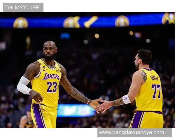 2021年湖人队与雷霆队激战回顾：精彩瞬间与关键时刻分析